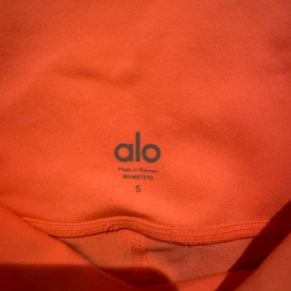 Beautiful sexy Alo leggings. - Picture 3 of 4